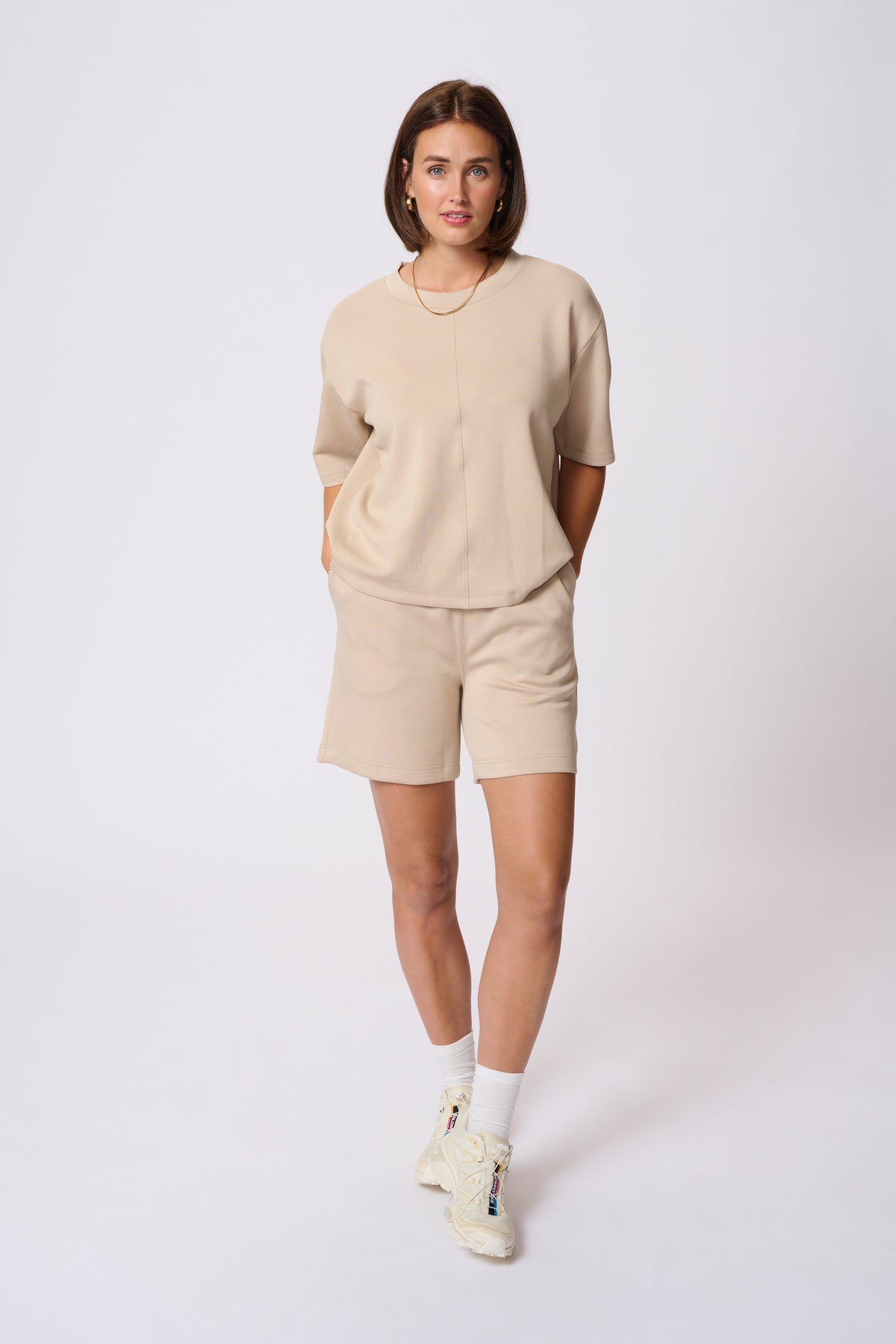 KAANNIKA SHORT beige