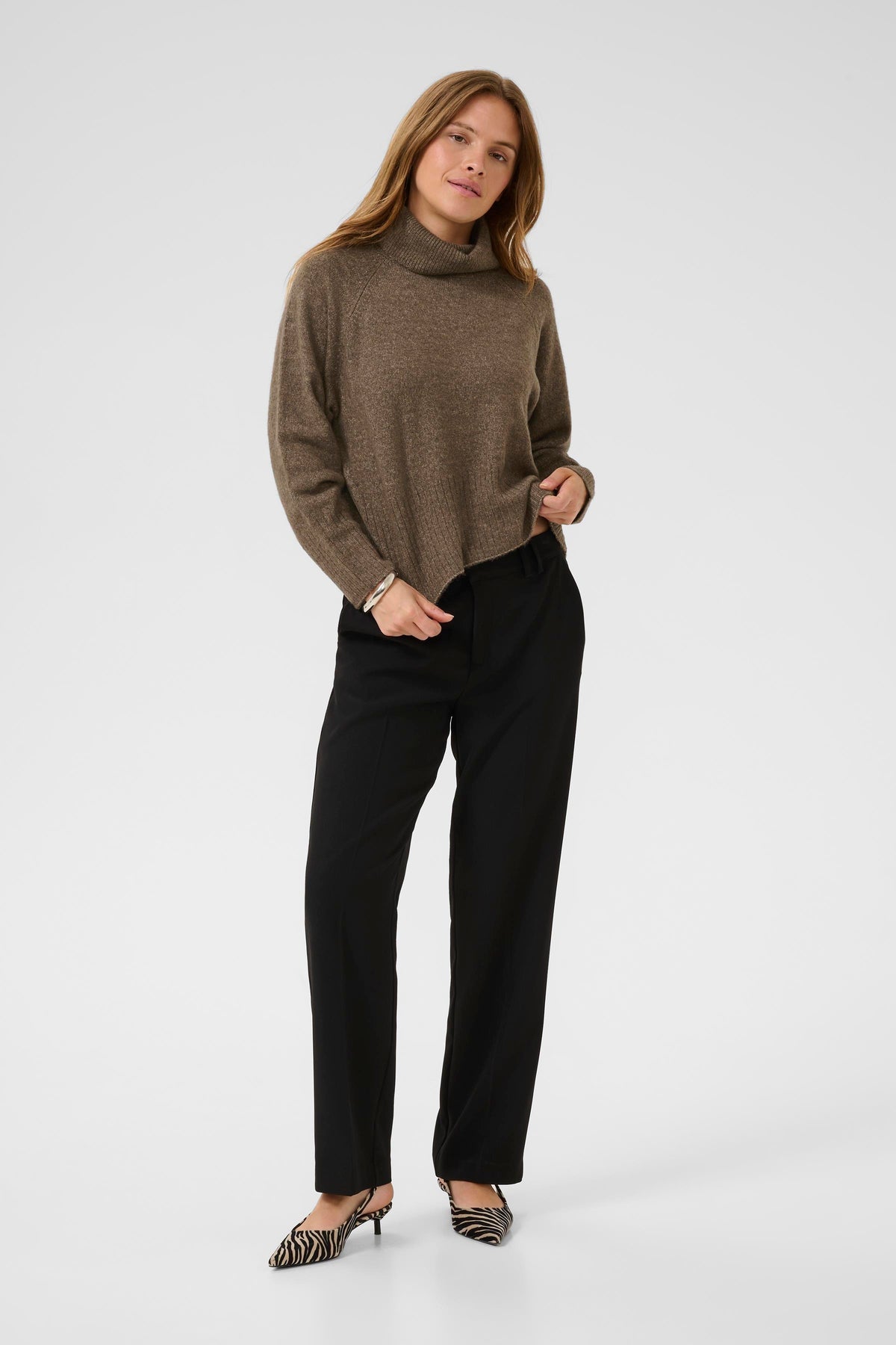 KAERIN ROLLNECK bruin