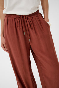 KAEMILY BROEK roest