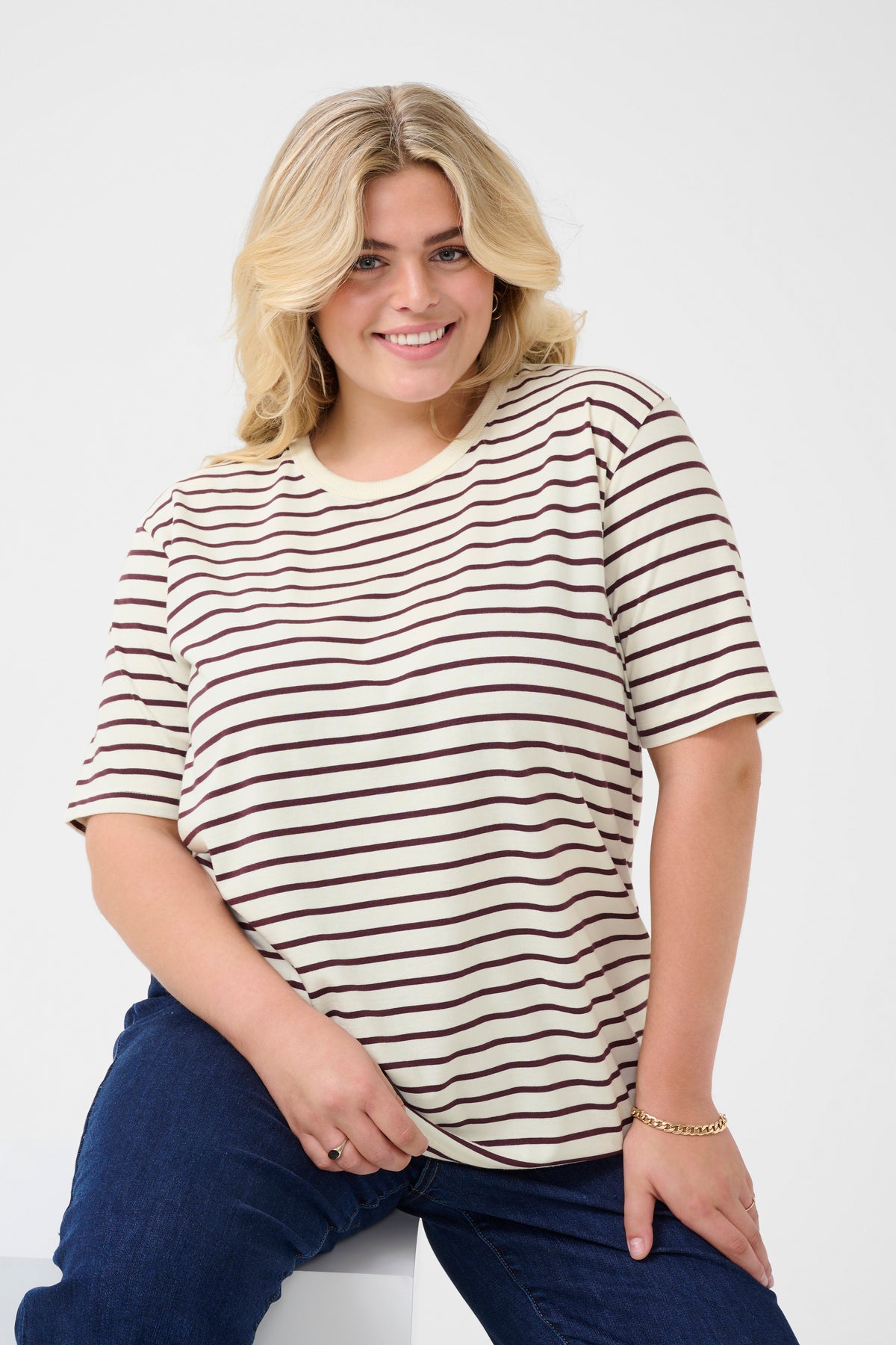 KCWINNI SLEEVE SHIRT wit/fudge