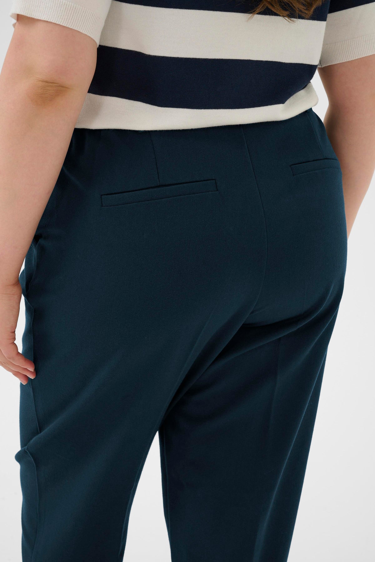 KCHALLEY CROPPED PANTS navy