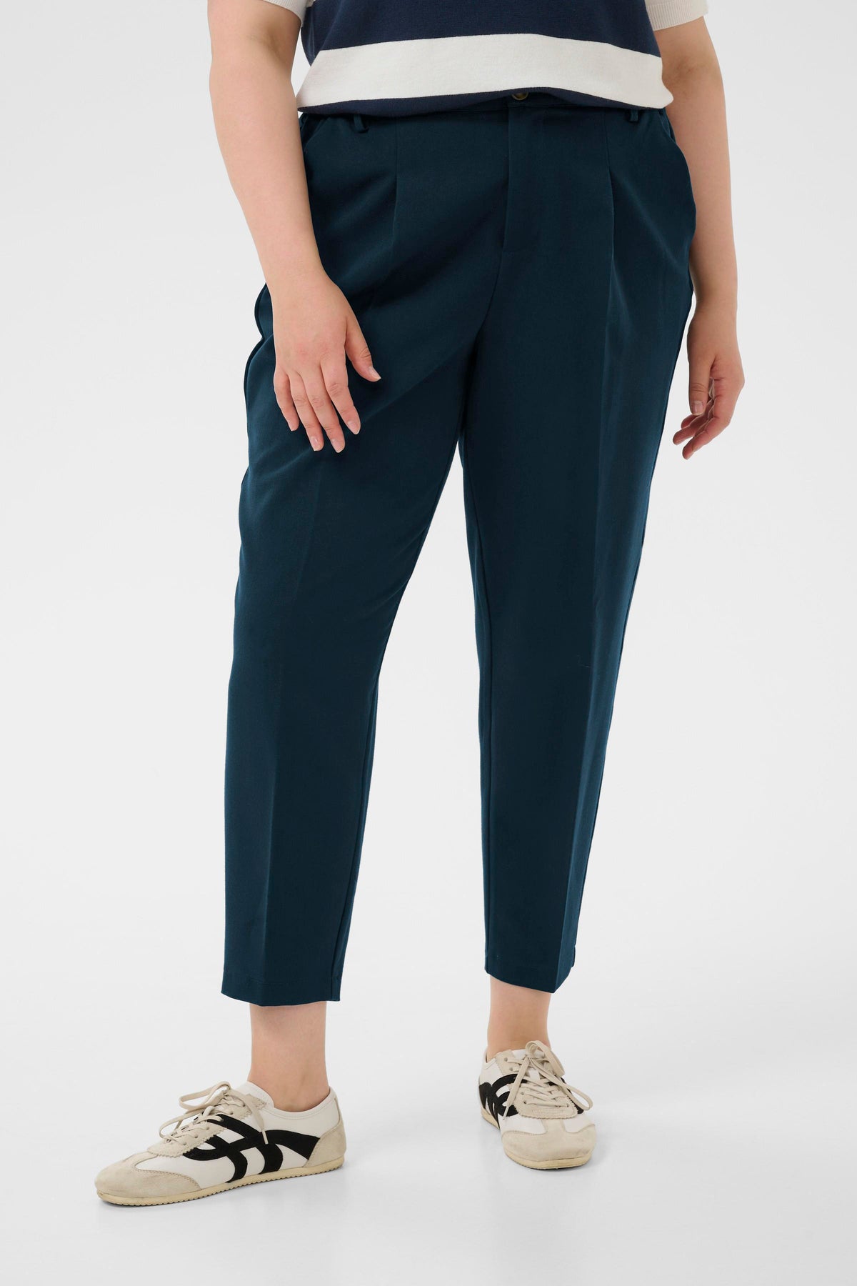 KCHALLEY CROPPED PANTS navy