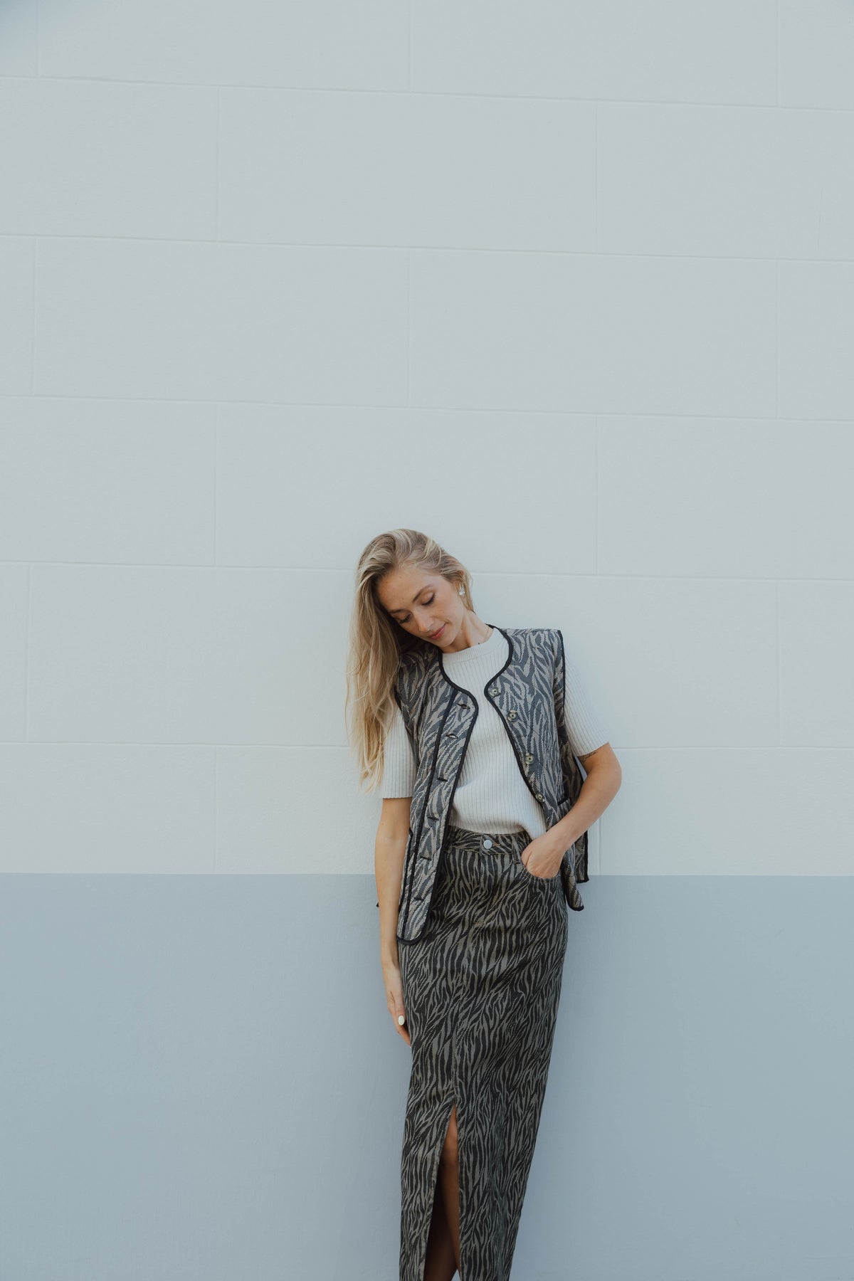 KALEONDRA SKIRT beige/zwart