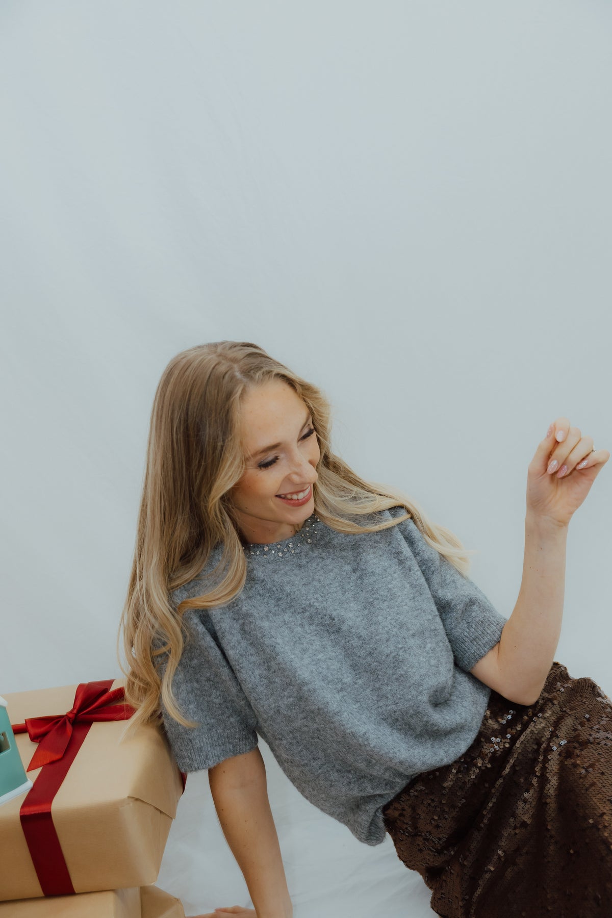 BYOMEA RHINESTONE PULL grijs