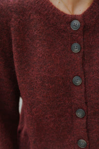 YASJOHI CARDIGAN rood