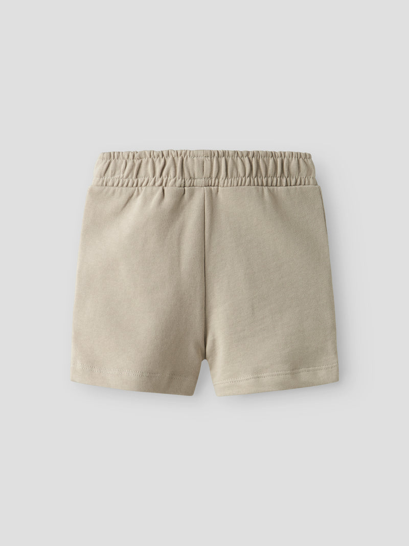 NMMFRITZO SWE SHORTS bruin