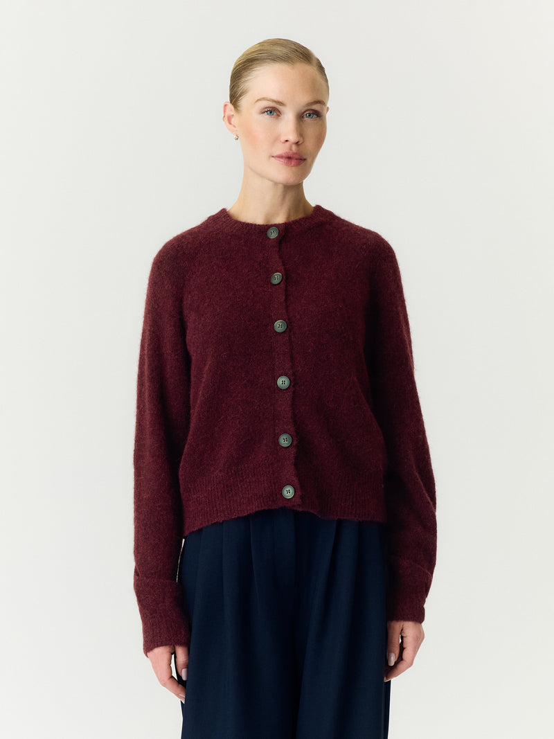 YASJOHI CARDIGAN rood