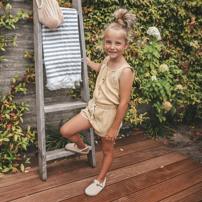 YW WAVY BUTTON TOP kaki