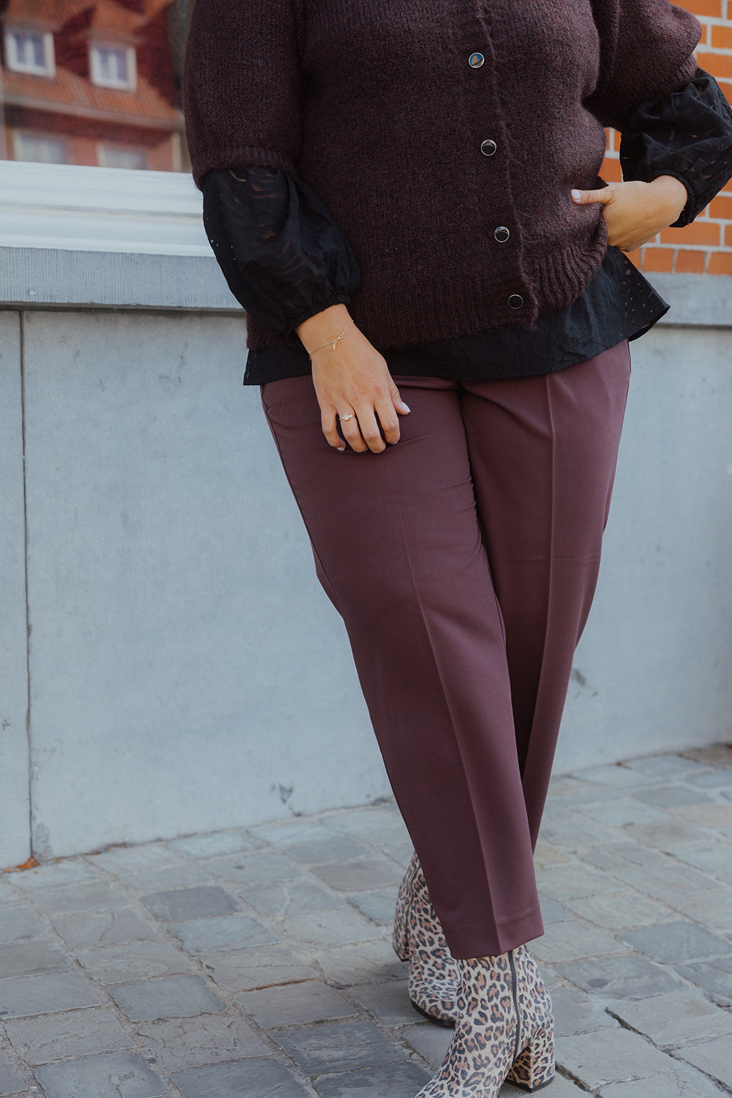 KCSAKIRA CROPPED PANTS fudge